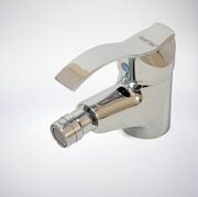 "СмесительERT-SN0014*Смесительдлябиде;*Материал-цинк;*Регулируемаяголовкаивентиль;*Современныйдизайн;*Легковиспользовании."