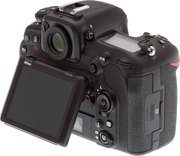 NikonD500body20.9MPxDX-FormatCMOSSensor;EXPEED5;4KUHDVideoRecordingat30fps3.2"2,539k-DotTiltingTouchscreenLCDMulti-CAM20K153-PointAFSystemNativeISO51200,ExtendtoISO164000010fpsShootingforUpto200FramesBuilt-InWi