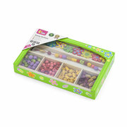 MakingNecklaceFlower